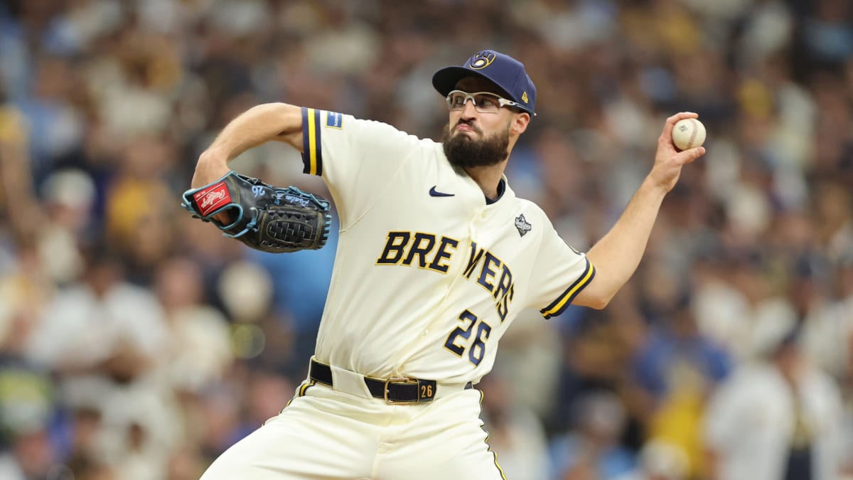 Aaron Ashby se apropie de istoria MLB, aruncătorul de relief al Brewers continuă dominația în post-season