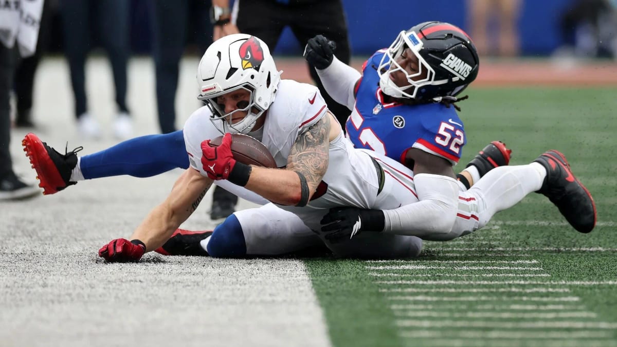 NFL examinează disputa dintre arbitru și Trey McBride, NFLPA cere sancţiuni